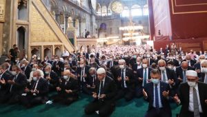 Cumhurbaşkanı Erdoğan, Cuma namazını, 86 yıl sonra ibadete açılan Ayasofya-i Kebir Cami-i Şerifi’nde kıldı