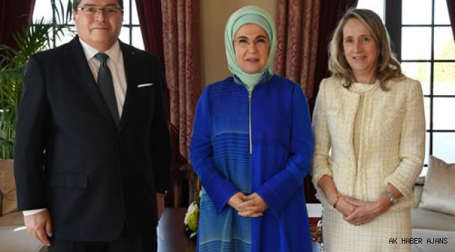 Emine Erdoğan, Şili'nin Ankara Büyükelçisi Rodrigo E. Arcos ve eşi Margarita Suarez’i kabul etti