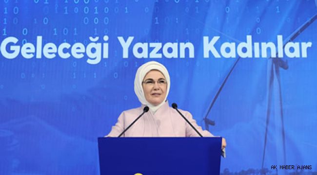 Emine Erdoğan, Geleceği Yazan Kadınlar Projesi’nin İklim Fikir Maratonu Ödül Töreni’ne katıldı