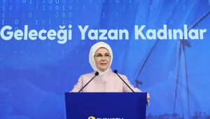 Emine Erdoğan, Geleceği Yazan Kadınlar Projesi’nin İklim Fikir Maratonu Ödül Töreni’ne katıldı